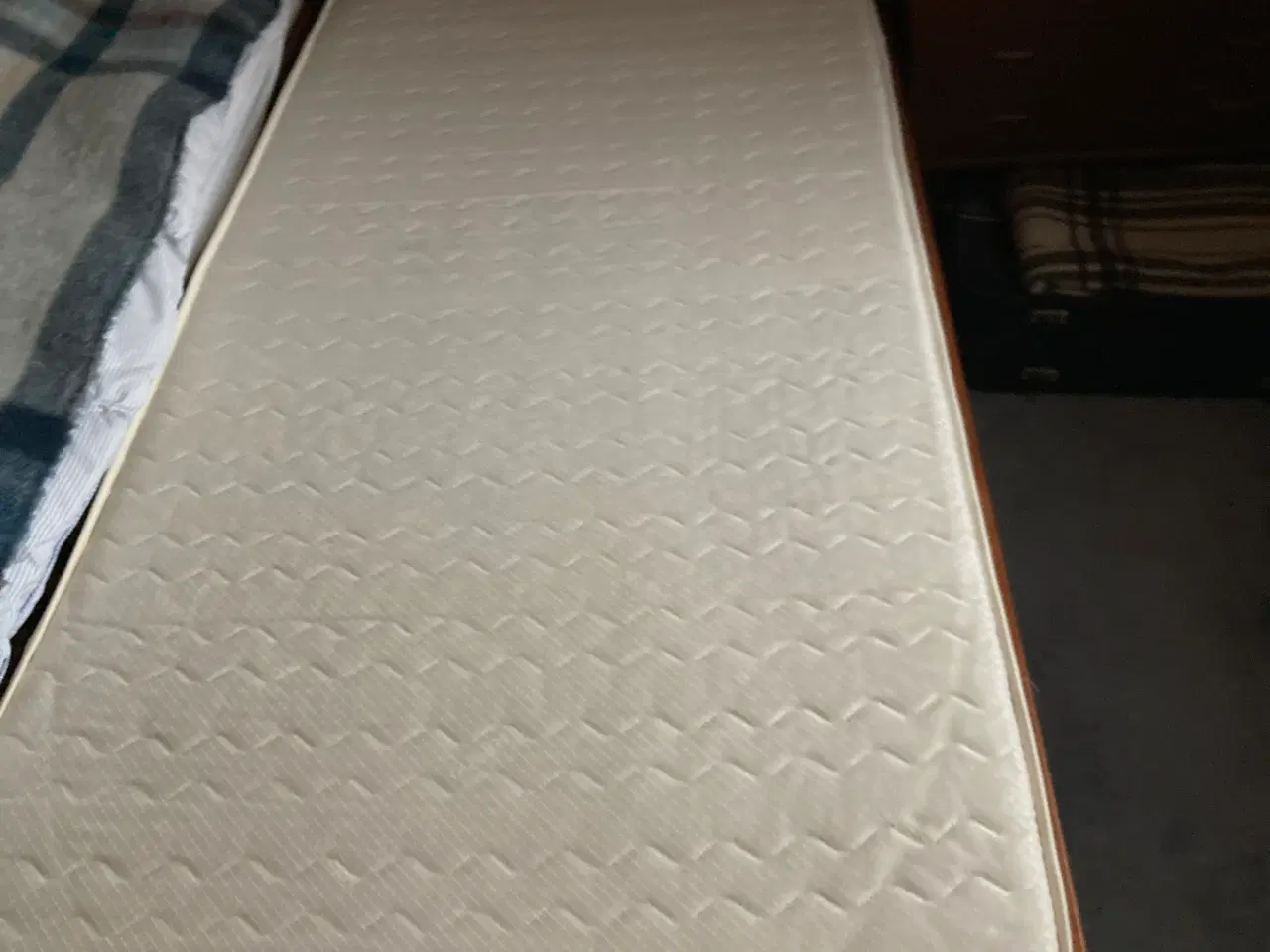 Billede 1 - tiktræ enekltsmands seng