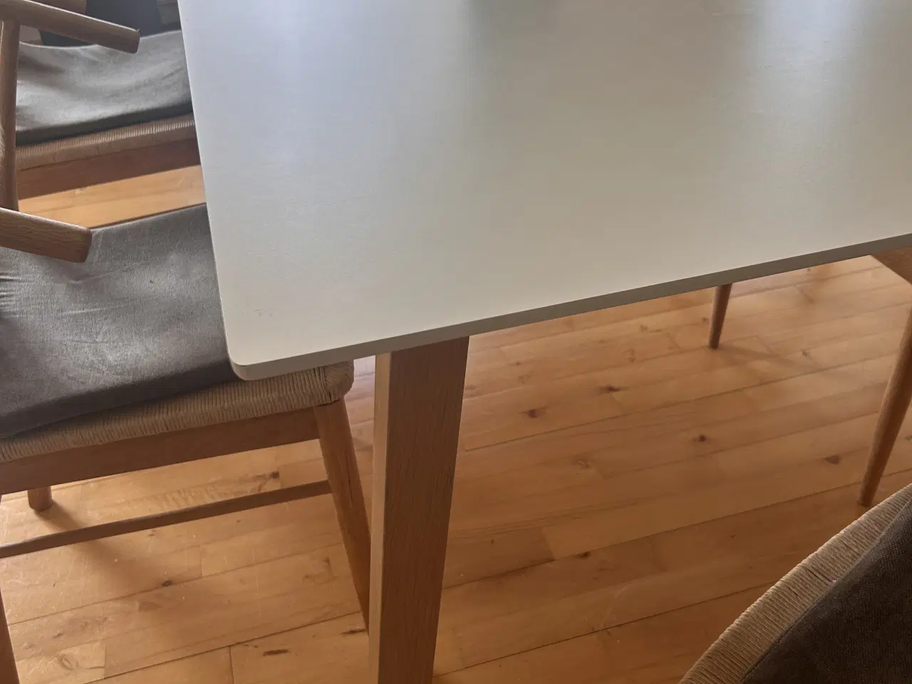 Billede 4 - Spisebord med udtræk til 2 plader