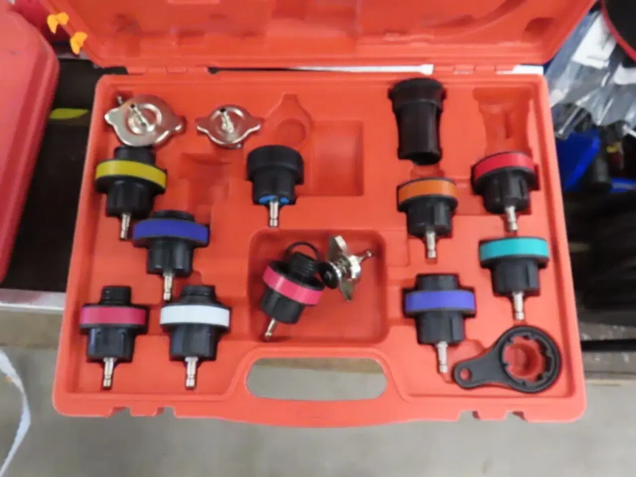 Billede 6 - Palle med Diverse værktøj samt LED lysstrip