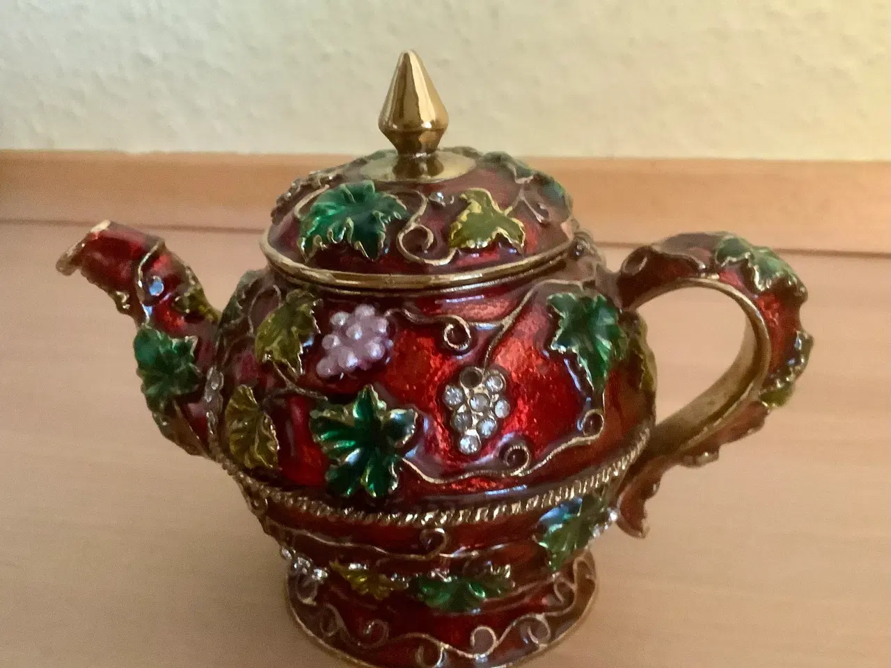 Billede 4 - Lille smykkeskrin formet som en tekande.