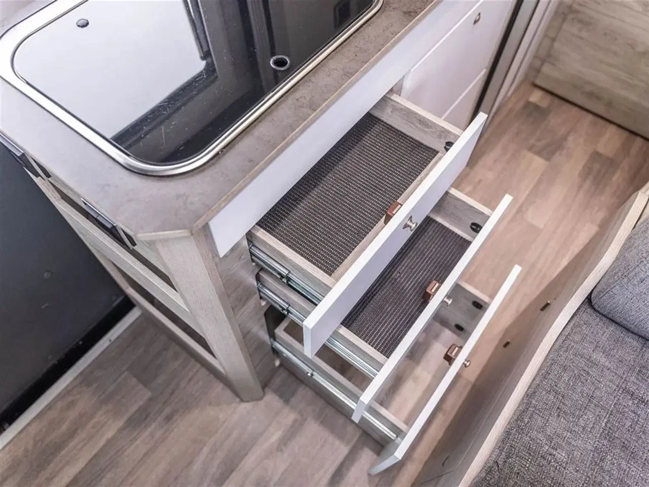 Billede 13 - 2021 - Bravia 599 140 Hk Usædvanlig høj kvalitet og et flot design fyldt med ekstraudstyr