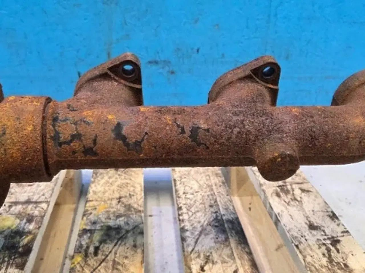 Billede 4 - John Deere 6090HZ003 Udstødningsmanifold R519687