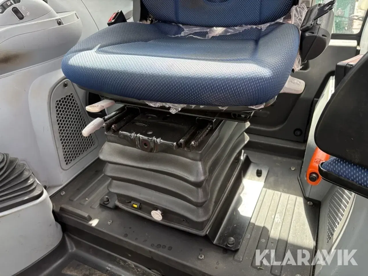 Billede 11 - Traktor New Holland T5.120 med græsklipper