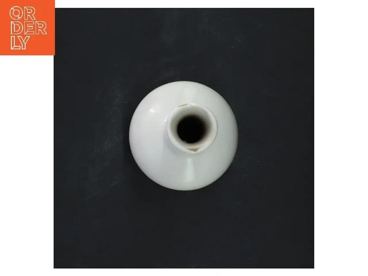 Billede 3 - Hvid smal vase (str. 22 cm)