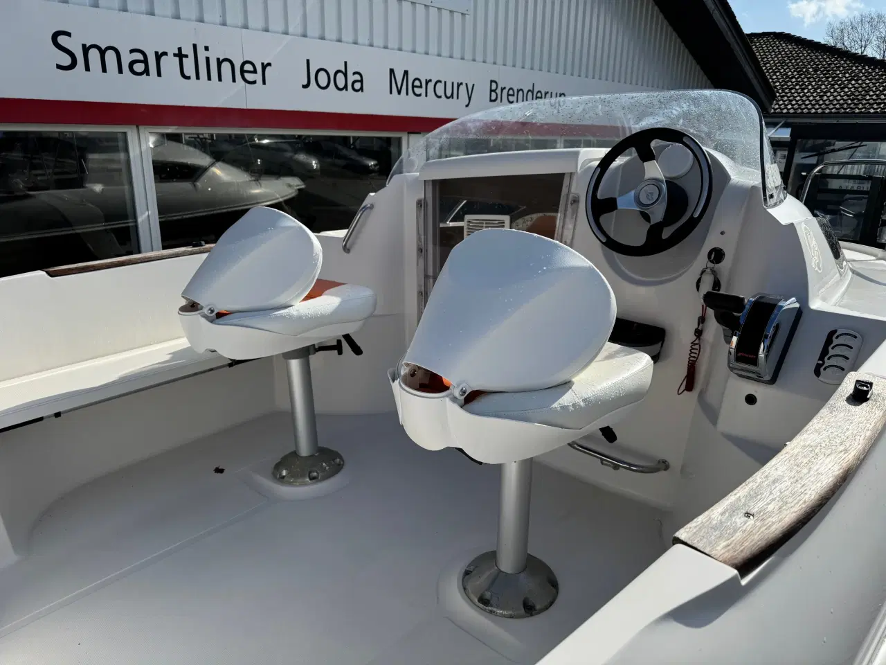 Billede 4 - 470 Cruiser med 40 hk Mercury-EFI og 1000 kg Brenderup bådtrailer