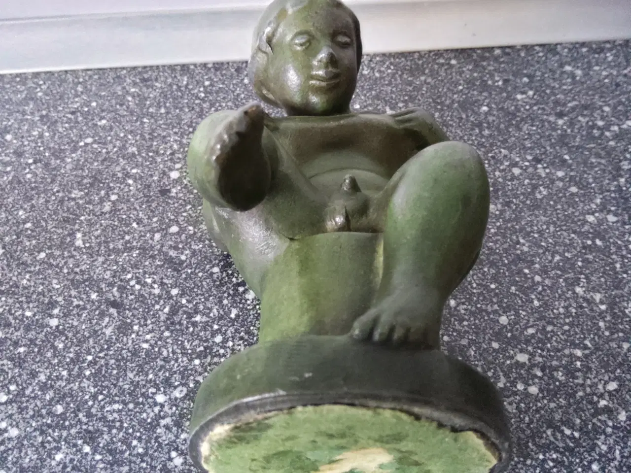 Billede 3 - Grøn Bronzefigurer/skulptur af dreng.