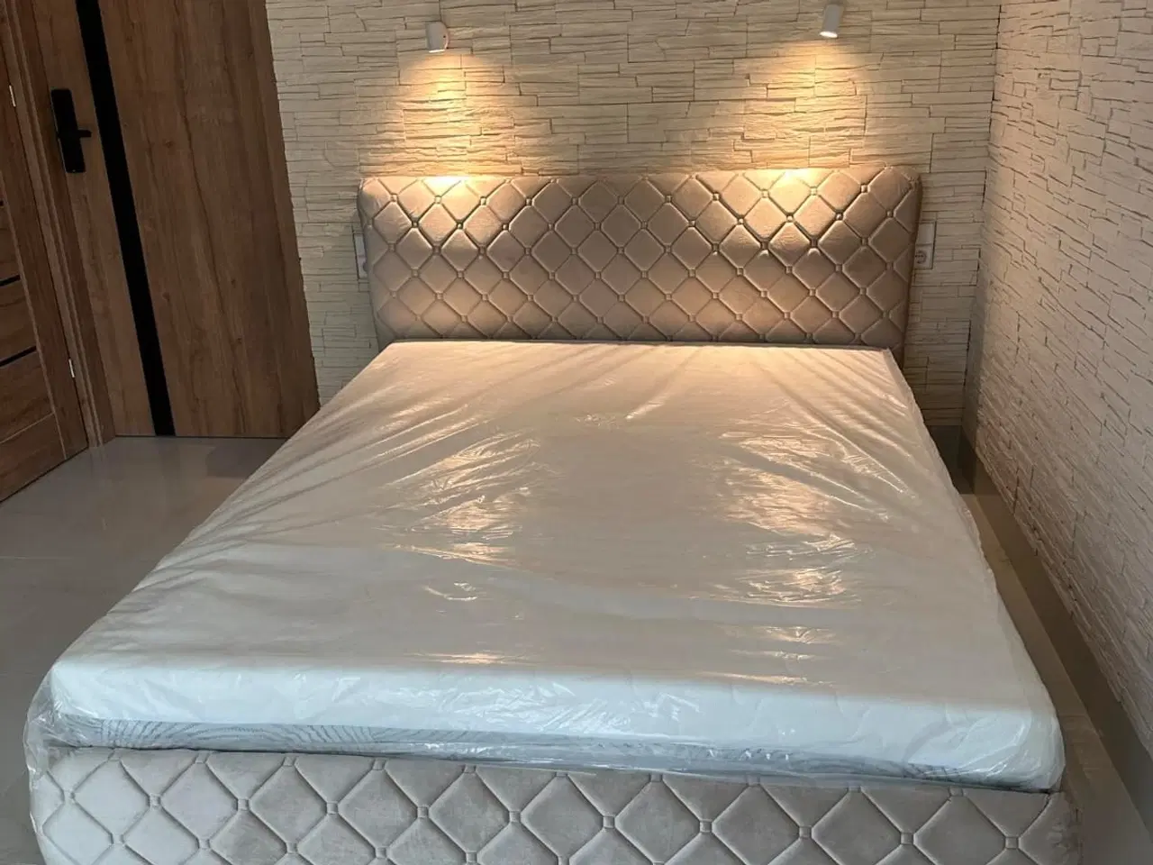 Billede 4 - Flot seng Harmonia til salg