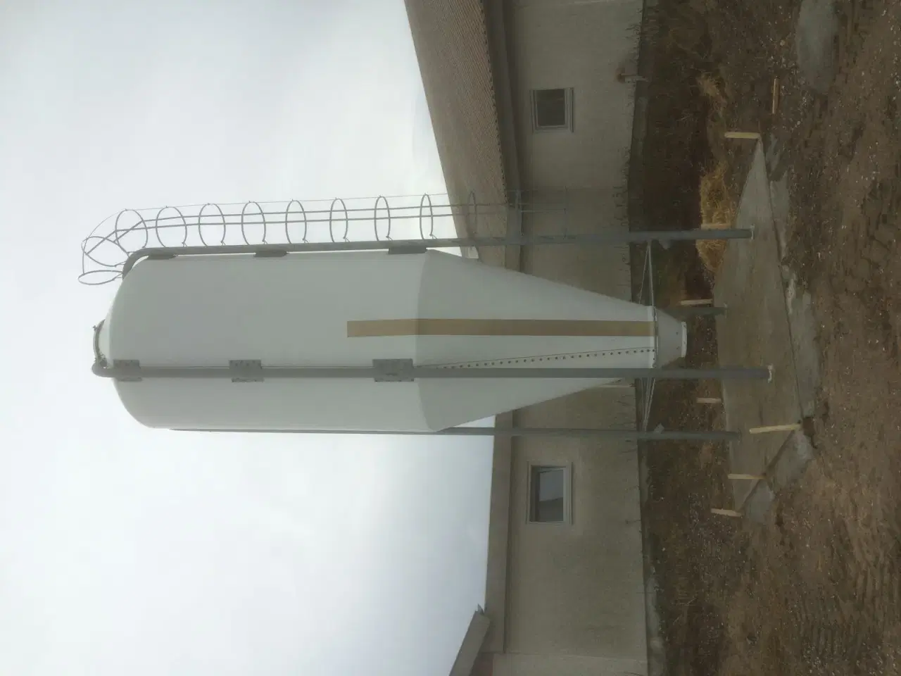 Billede 1 - Glasfiber silo 22 T.