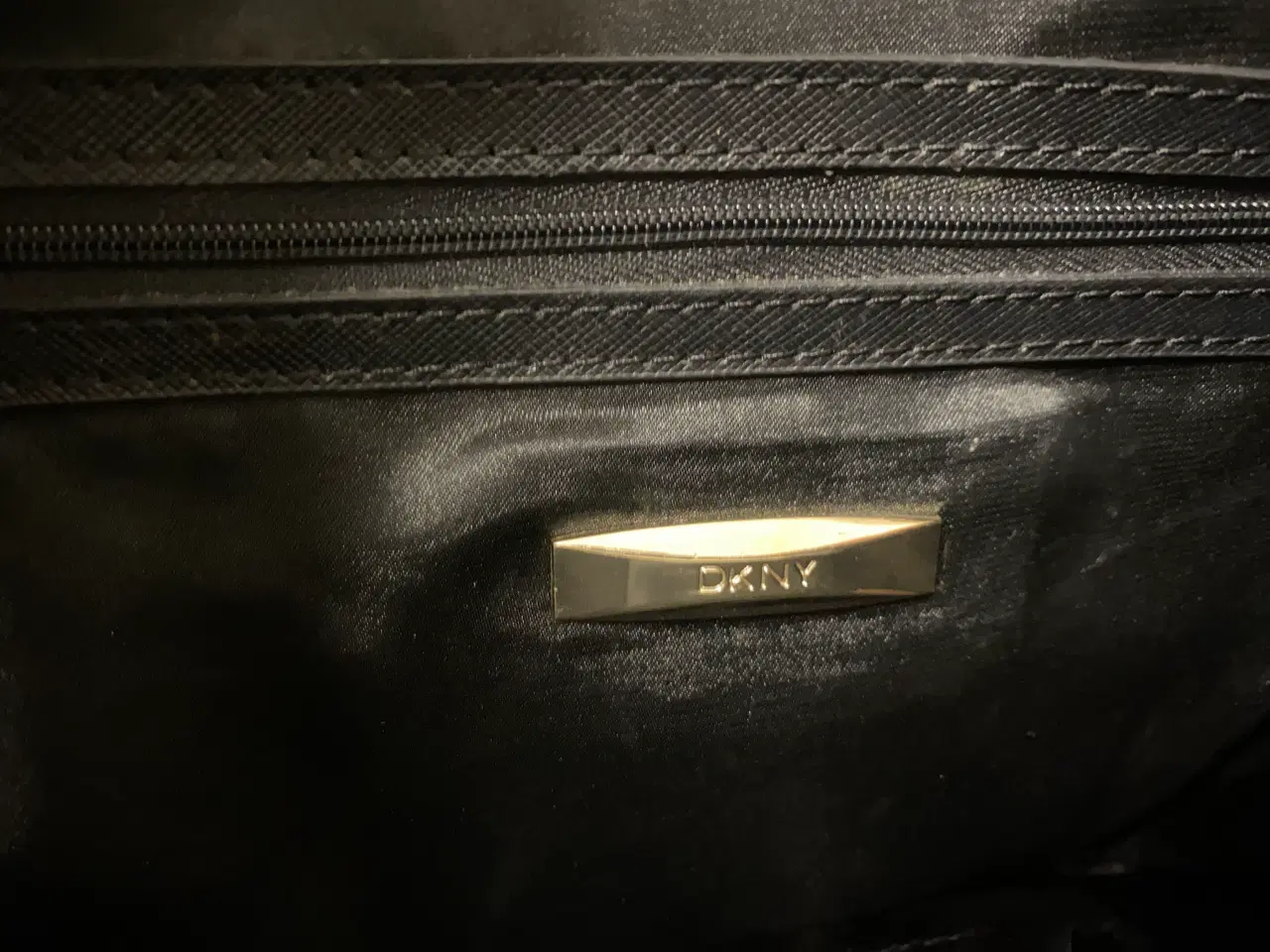 Billede 16 - DKNY shopper + makeup pung