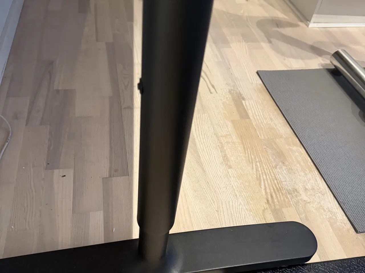 Billede 2 - Justerbar skrivebord 