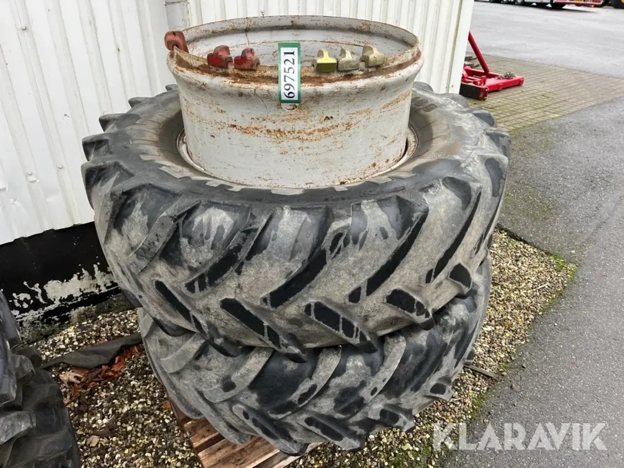 Billede 1 - Tvillingehjul Michelin 480/65R28 - 2 styk - med klemmer