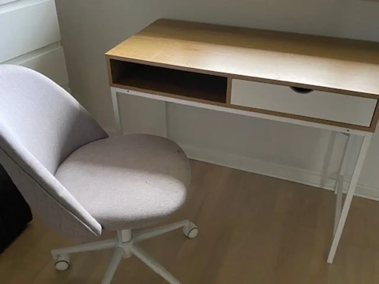 Billede 2 - skrivebord/ kontorstol sælges kun samlet