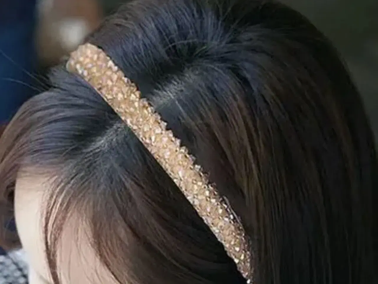Billede 4 - Smuk hårbøjle med perler i champagne 