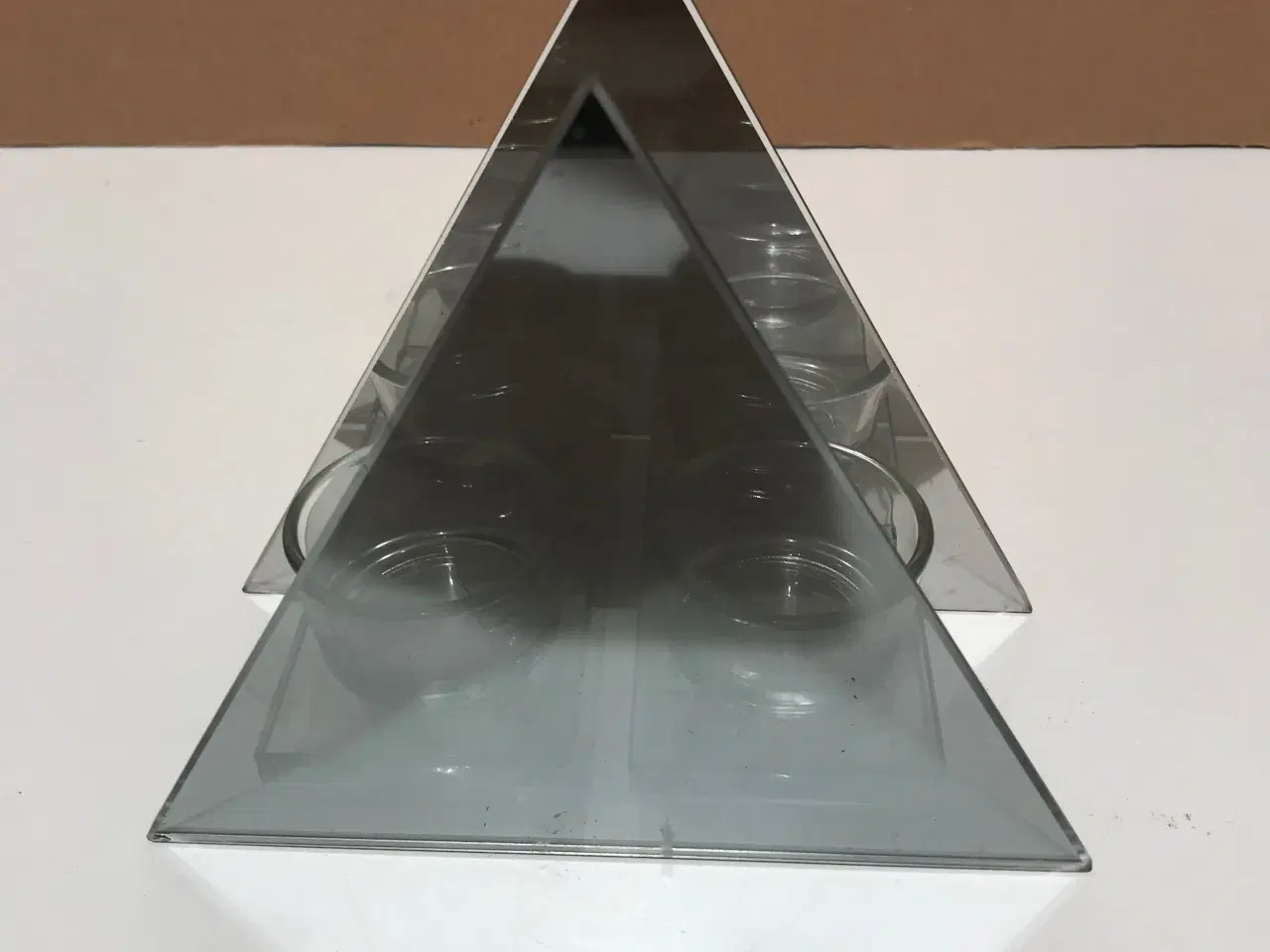 Billede 1 - Glas, Lysestage til 2 fyrfadslys, Pyramide  Rigtig