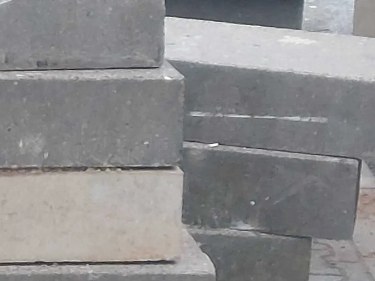 Billede 1 - Beton blokke til trappe eller kant.