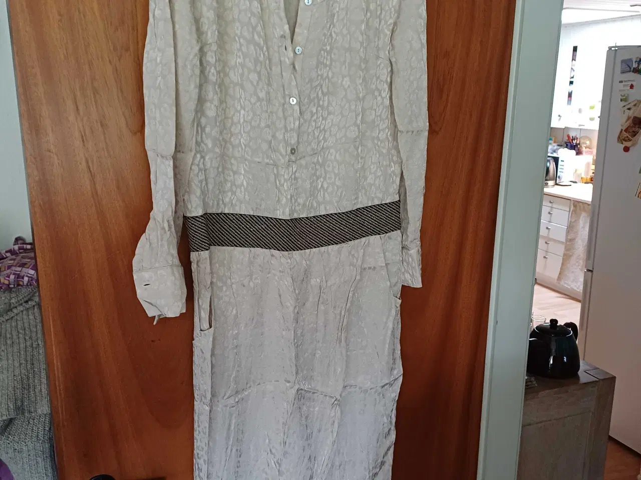 Billede 2 - Let kjole fra gustav 