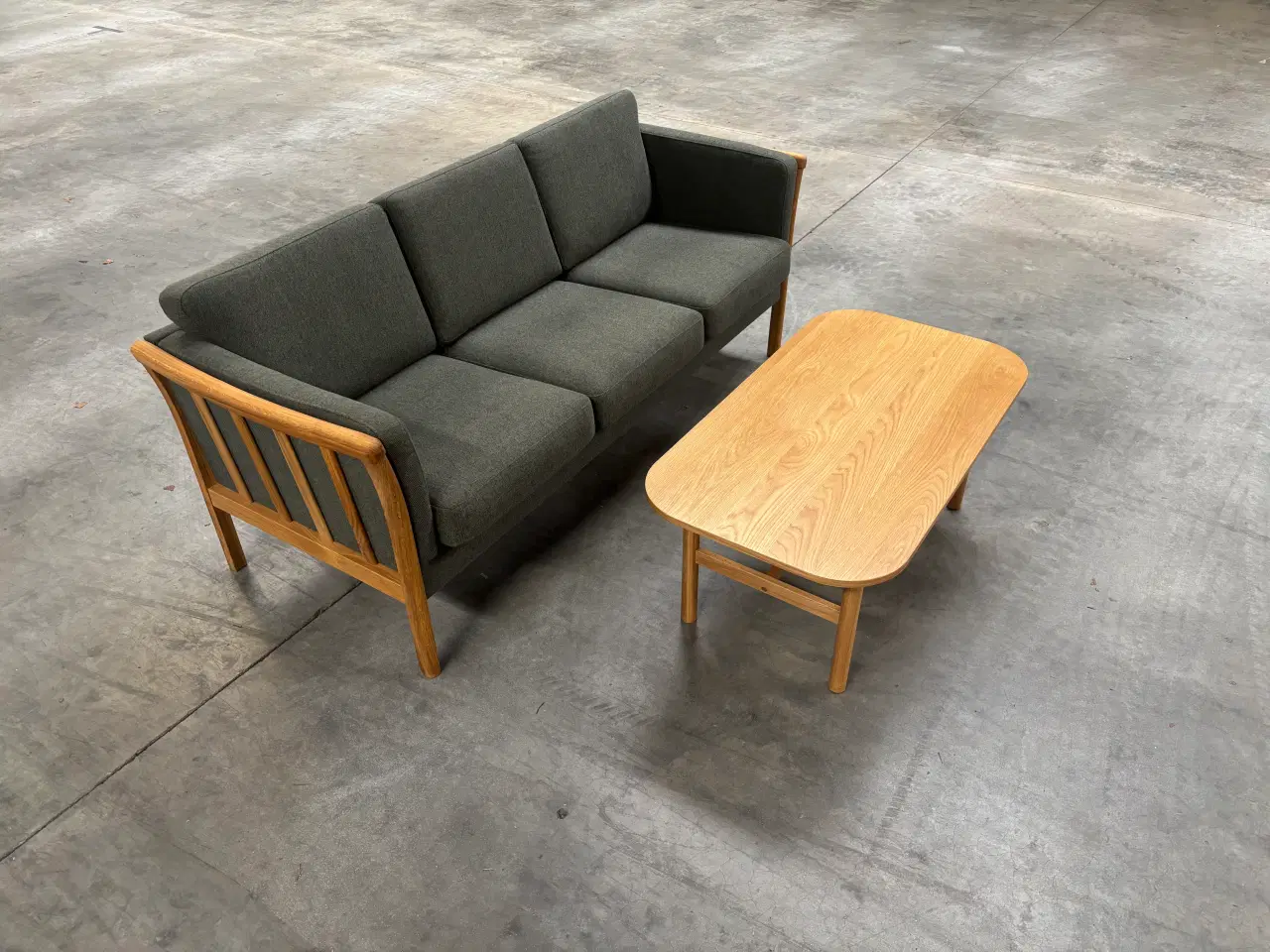 Billede 4 - Sofa med sofabord