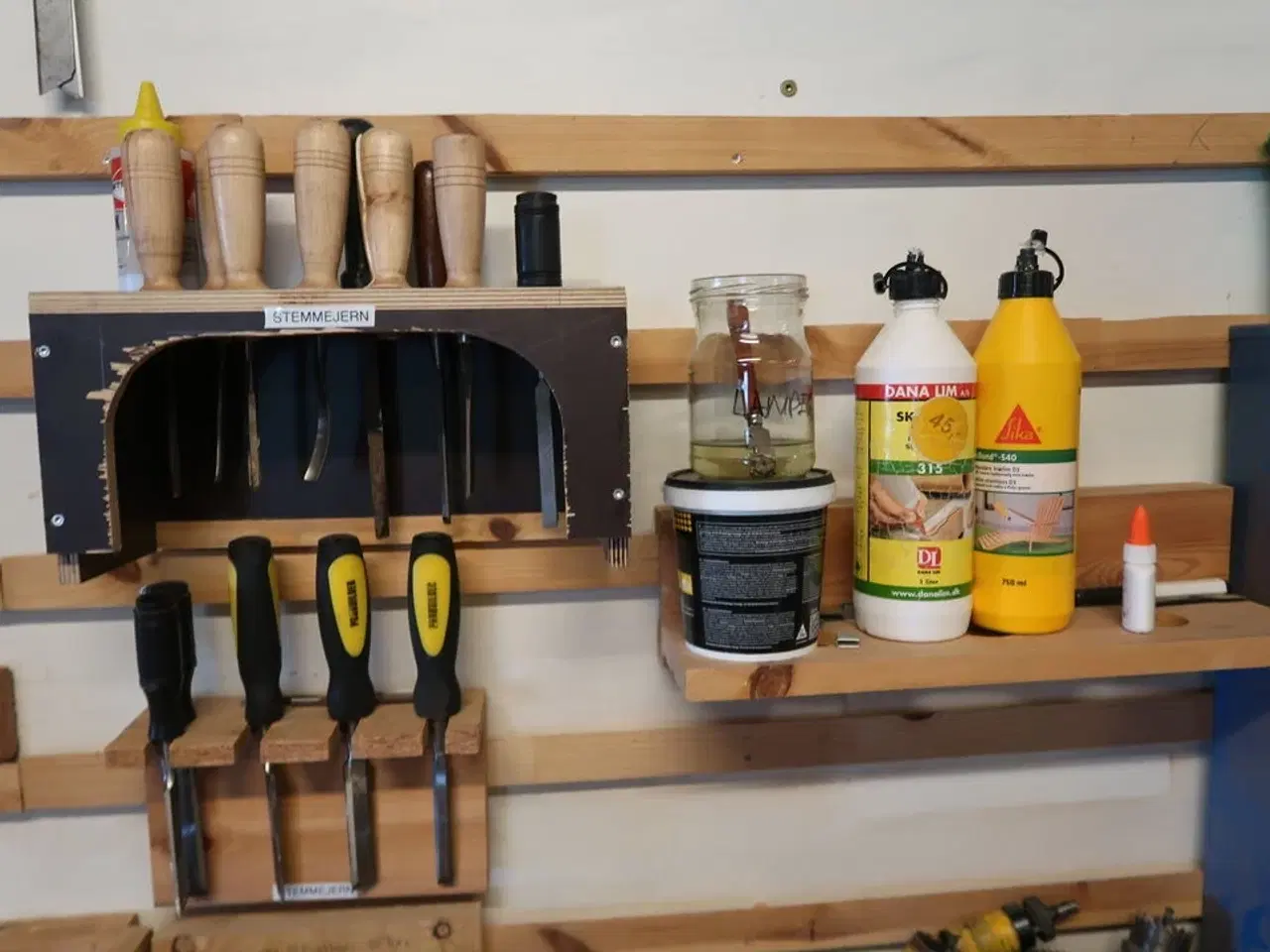 Billede 10 - Arbejdsbord med indhold