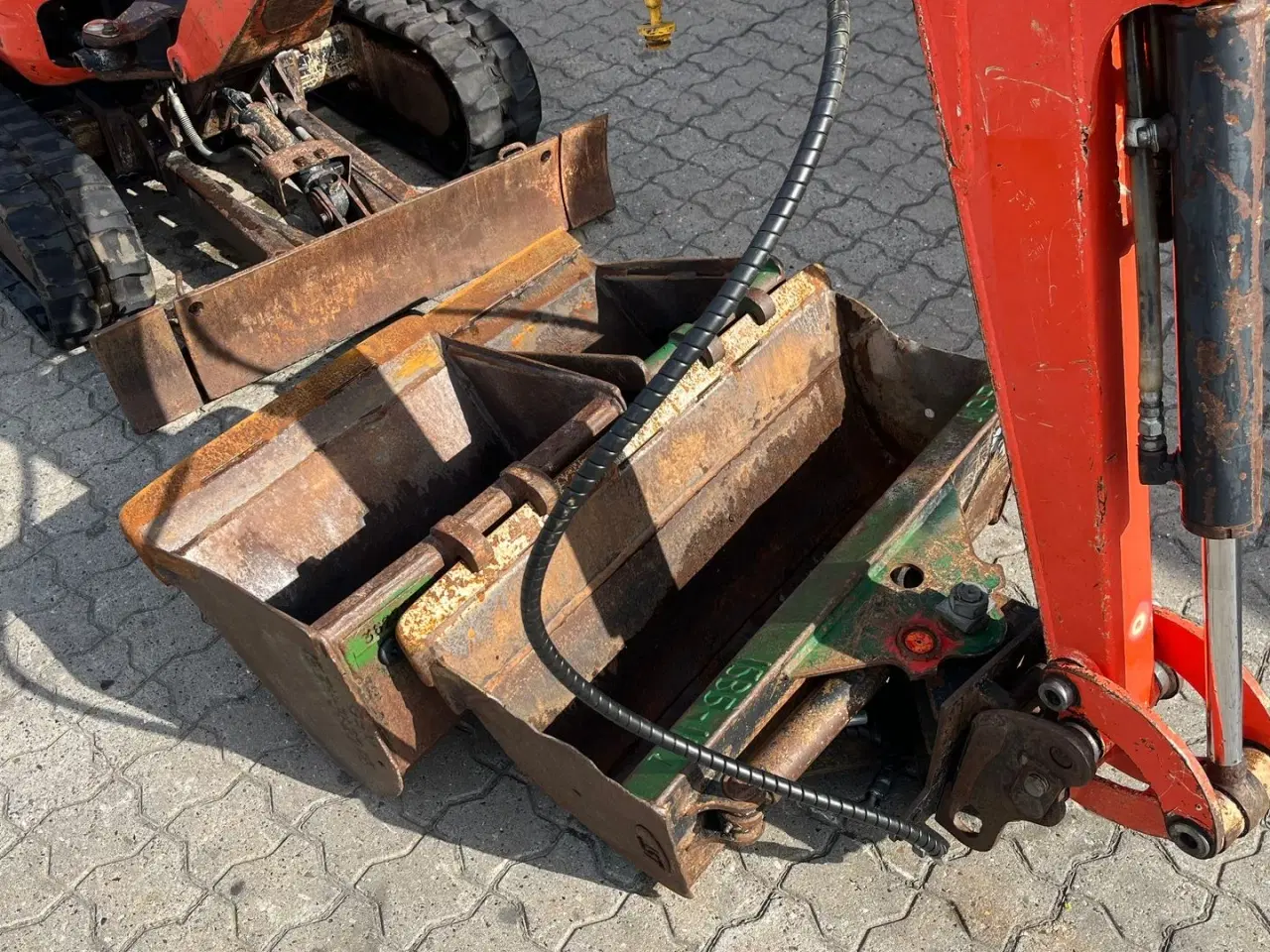 Billede 3 - Kubota U10-3 Kipbar planerskovl og 2 grave skovle