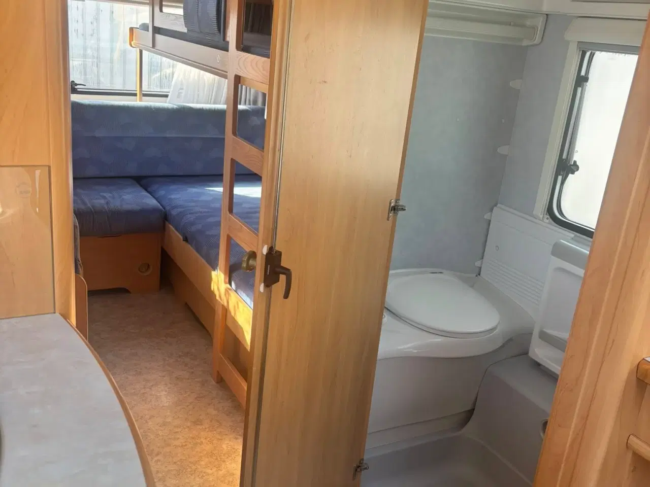 Billede 2 - Fendt campingvogn 540TK saphir. Årgang 2004.