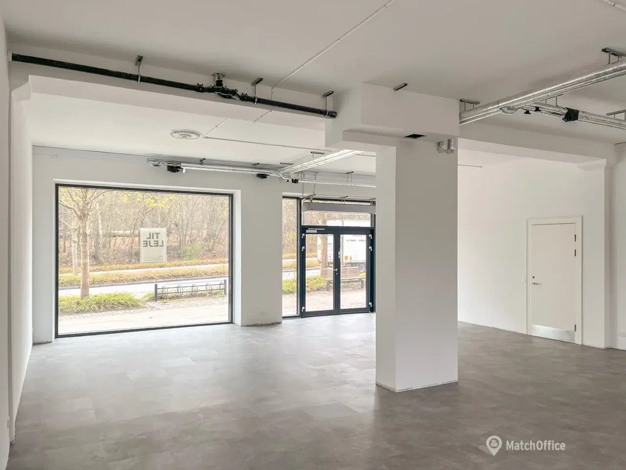 Billede 4 - Lyst og synligt butikslejemål midt i Holte