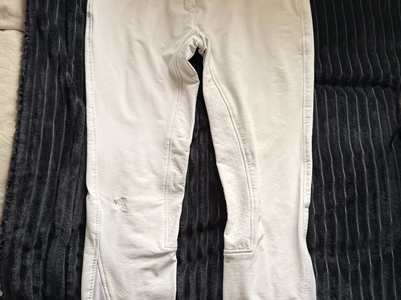 Billede 1 - Stævnebukser fra Montar sælges