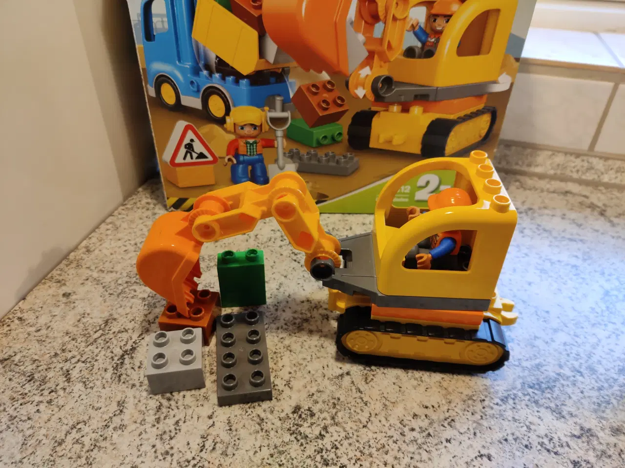 Billede 5 - Lego Duplo 10812 gravemaskine og lastbil 