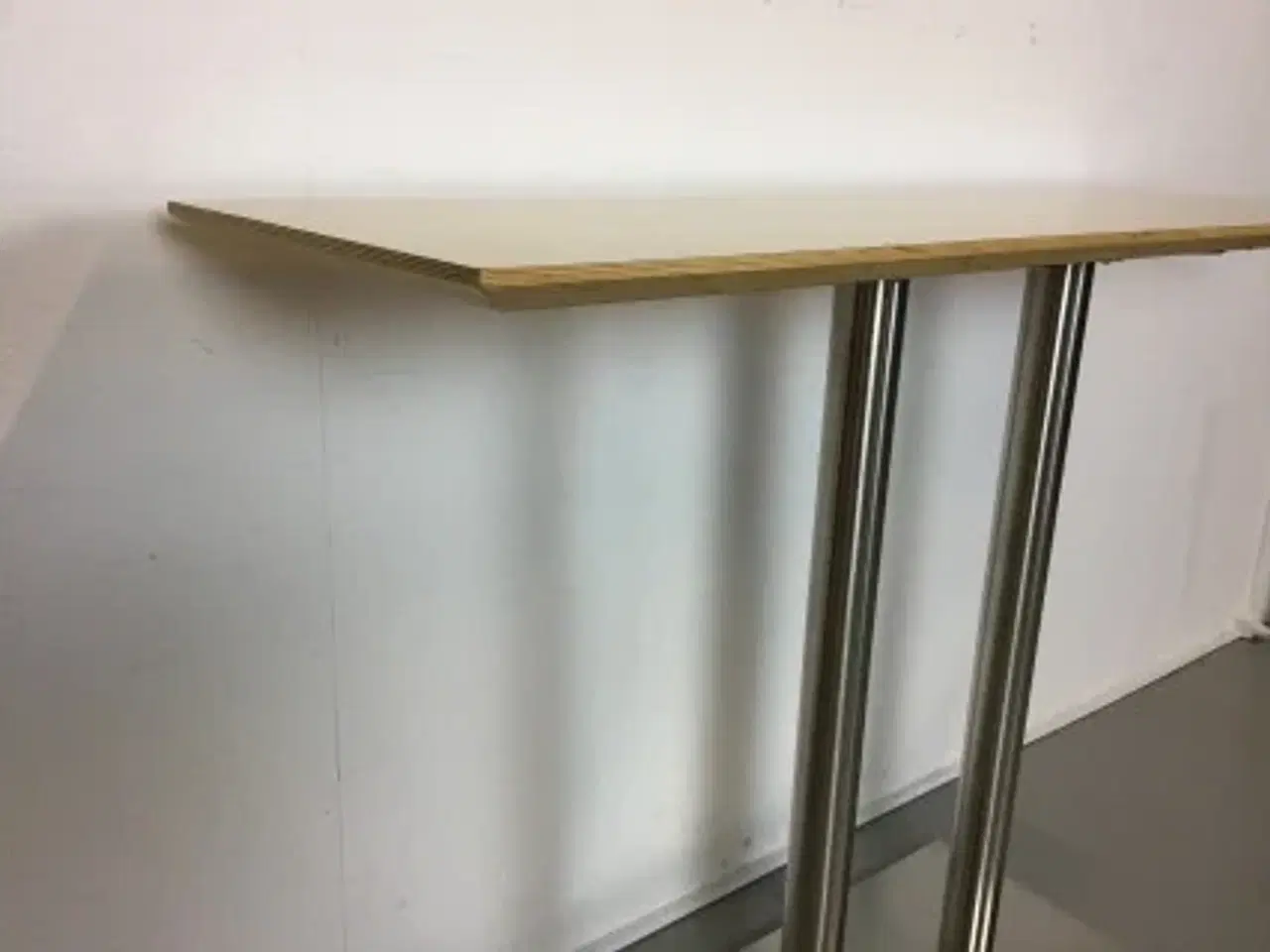 Billede 5 - Zeta furniture ståbord i ahorn med krom stel l160xb50 cm