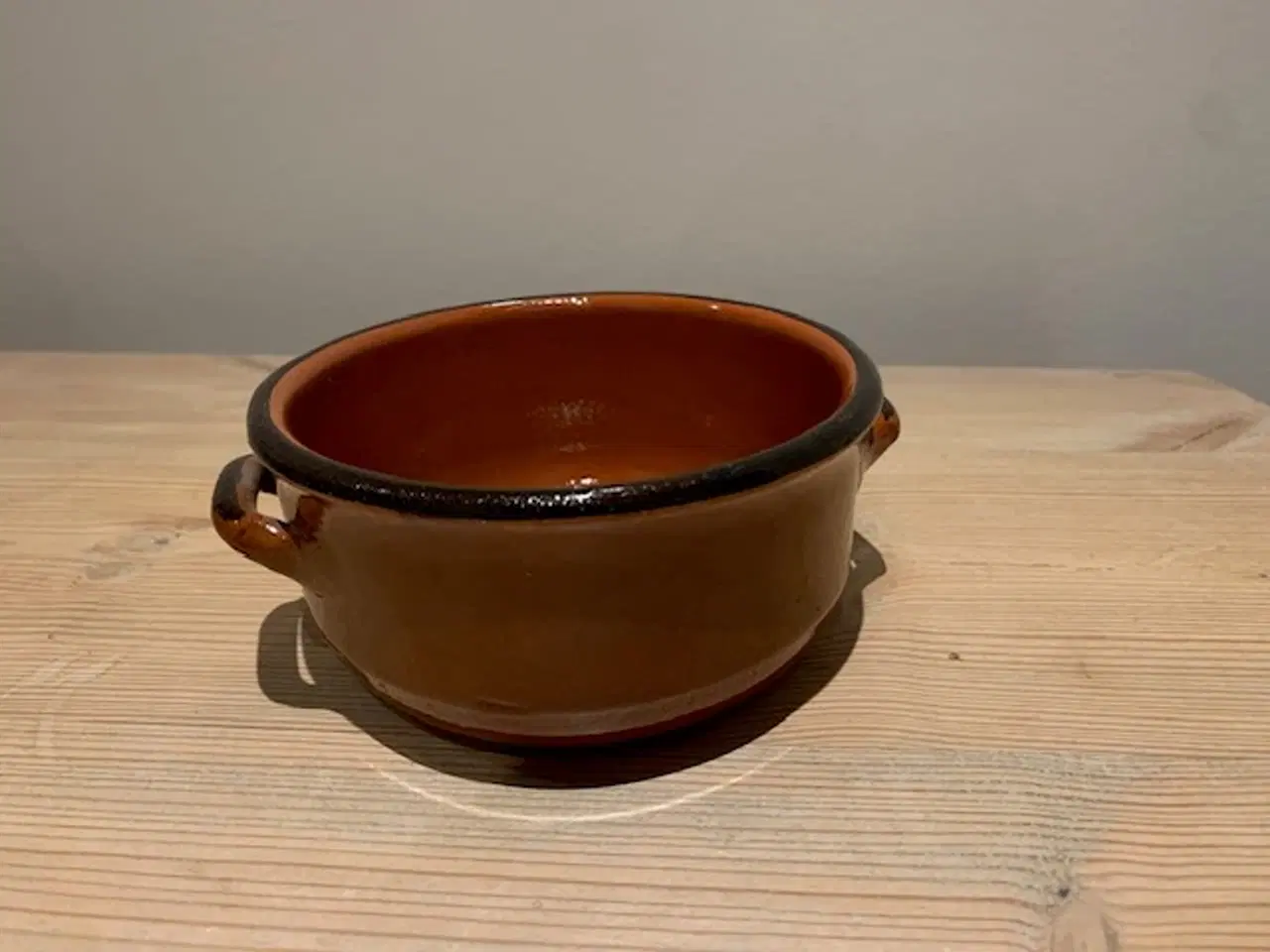 Billede 2 - Skål med håndtag / ører i god stand