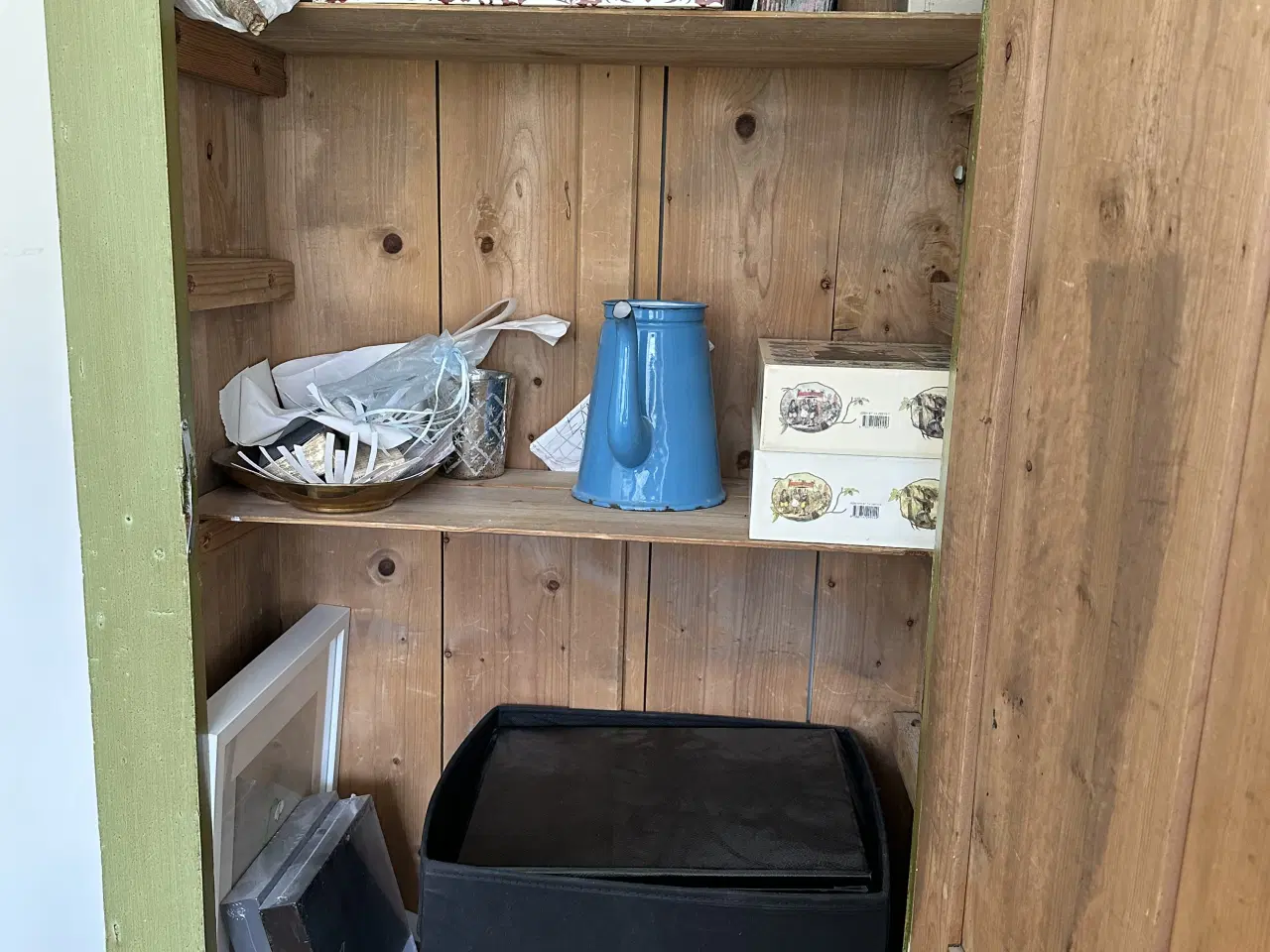 Billede 11 - Flot malet karlekammerskab 