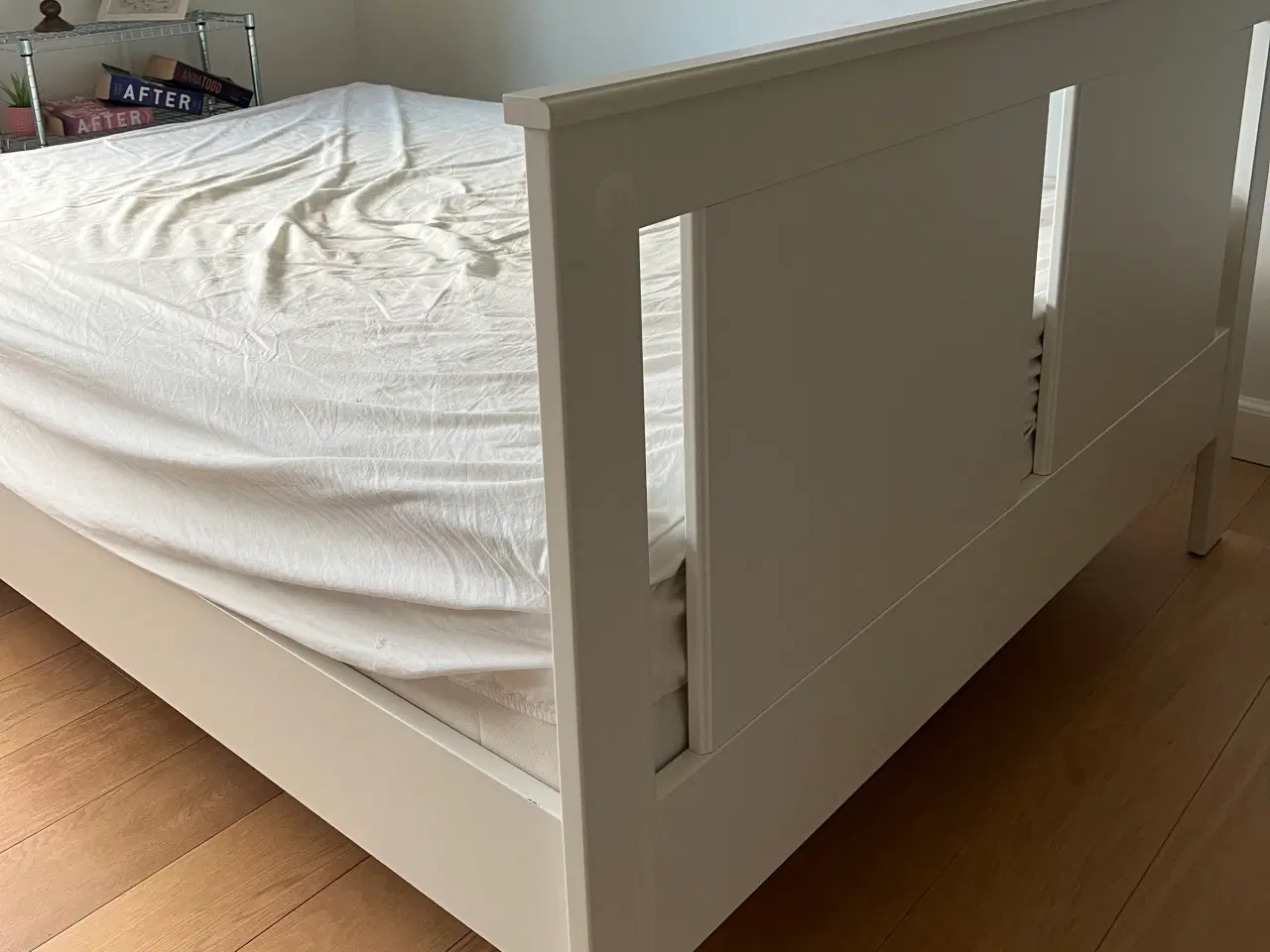 Billede 2 - Sengeramme inkl. madras