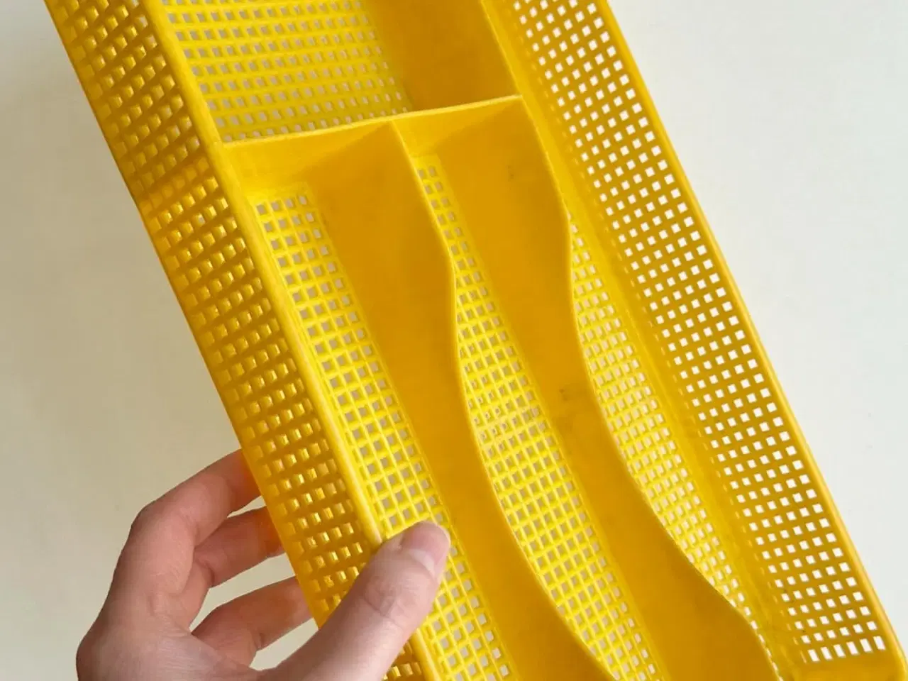 Billede 4 - Bestikbakke, gul plast