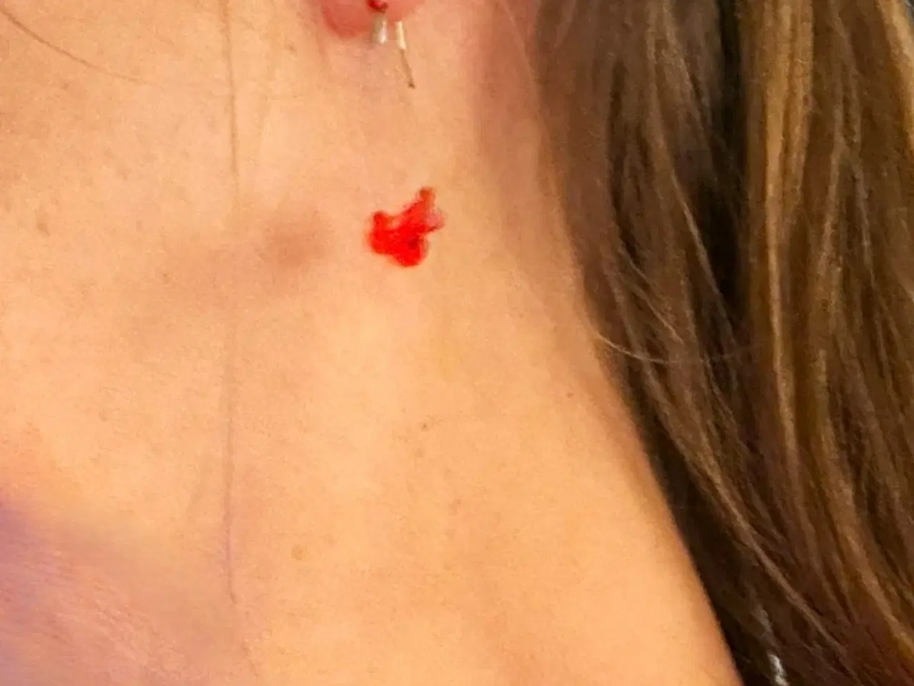 Billede 3 - Øreringe - perler på dråbeformet wire / tigertail