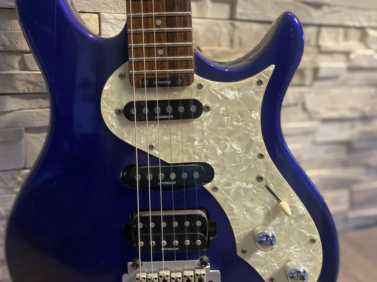 Billede 1 - Elguitar BLADE år 1988