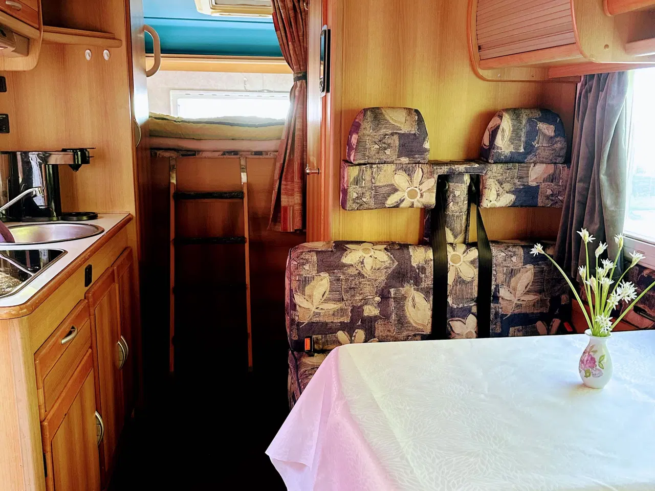 Billede 3 - Sjælden autocamper med plads til hele familien
