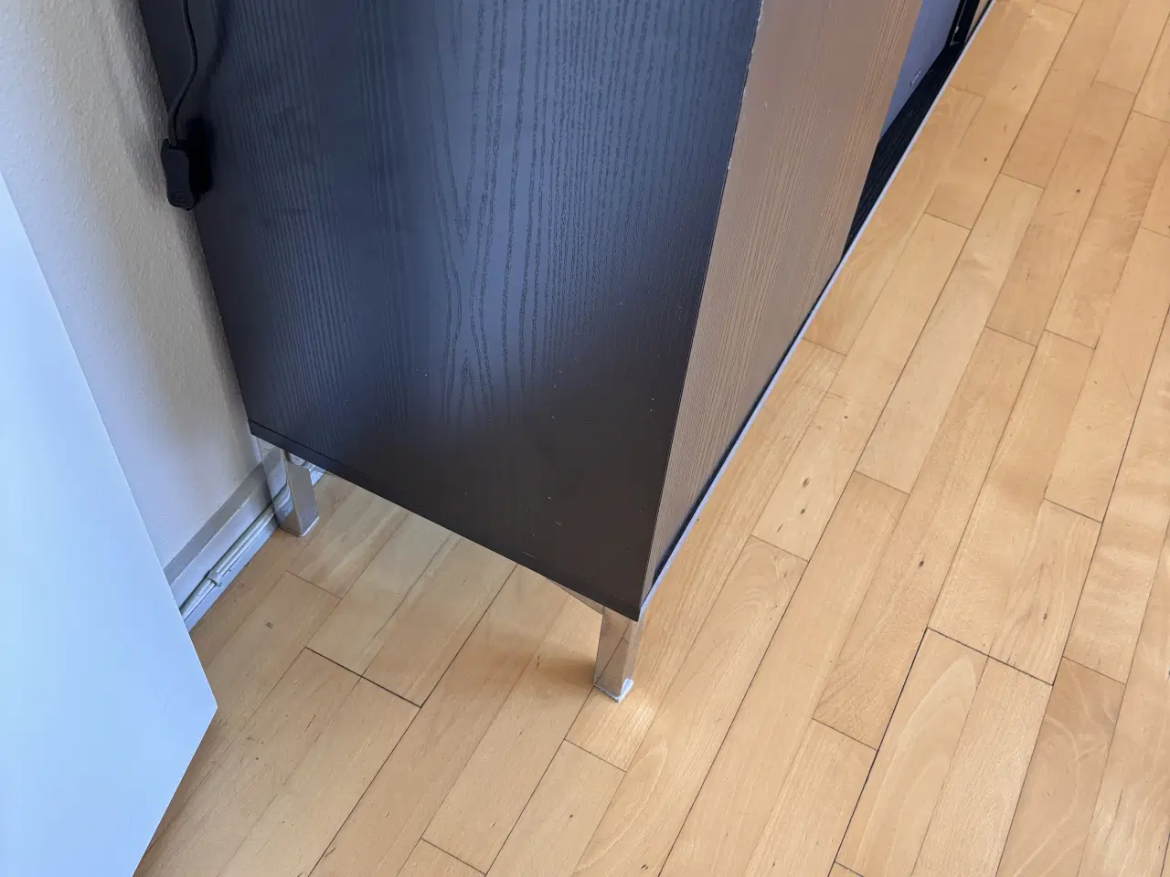 Billede 2 - TV bord i sort træ