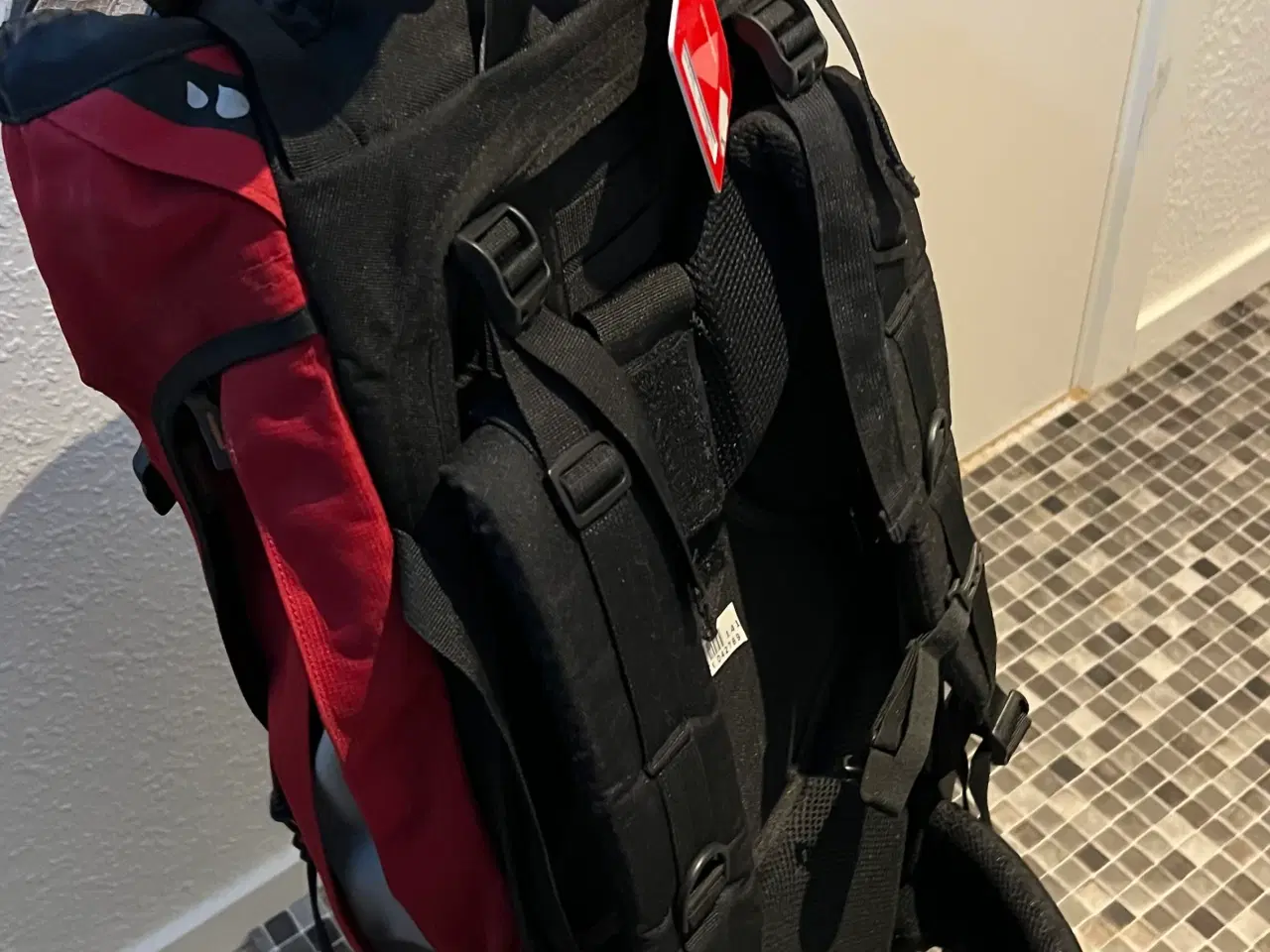 Billede 5 - & Other Stories rygsæk  70 stof unisex rød/grå