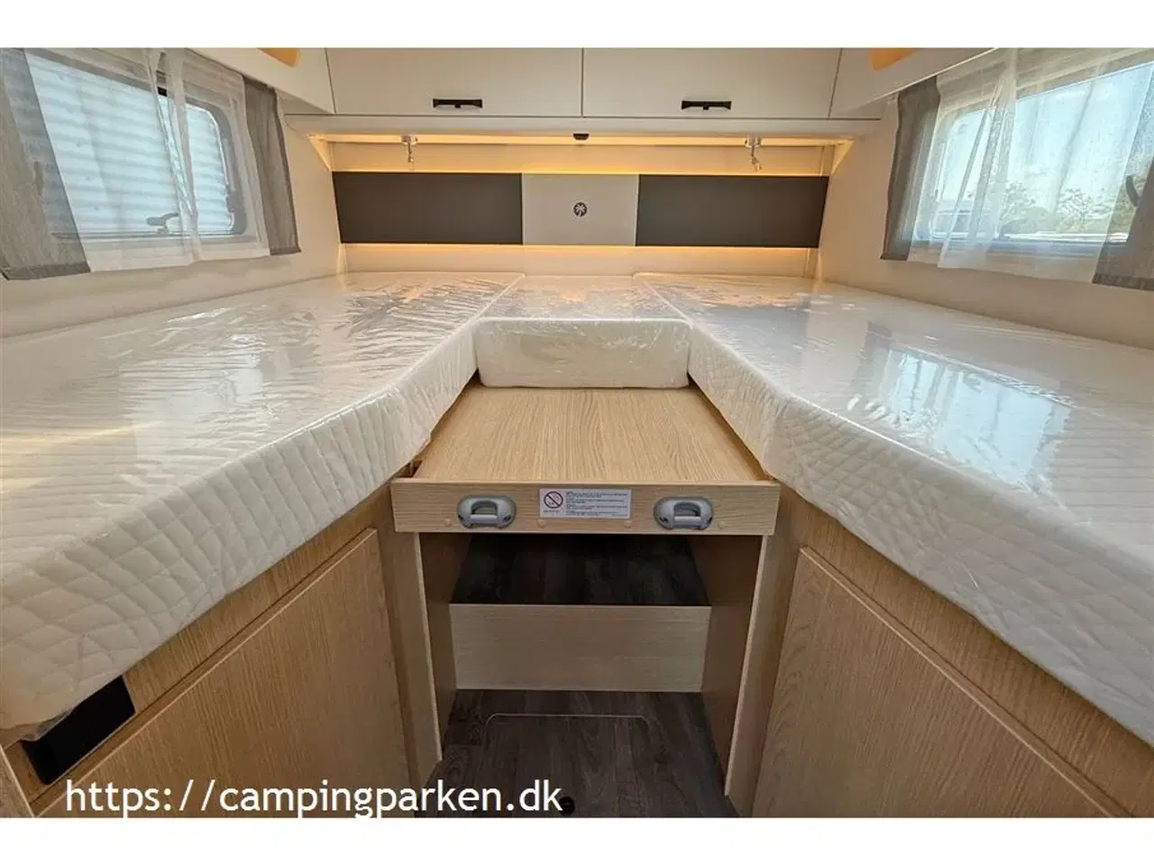 Billede 12 - 2025 - SunLight T 68 C Adv. Edition   Sunlights populære model med face-to-face, automatgear og meget udstyr
