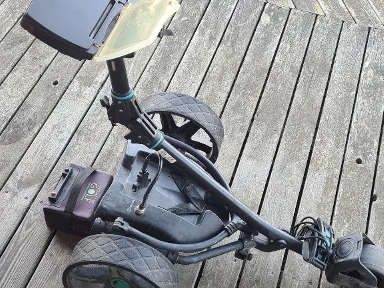 Billede 3 - TaylorMade golfbag med golfjern og el-golfvogn