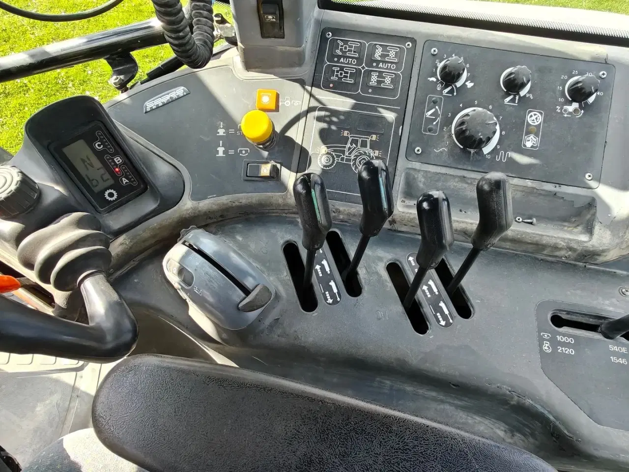 Billede 10 - New Holland TM 150