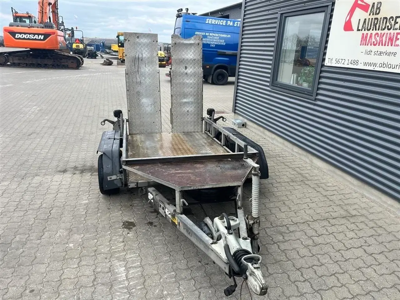 Billede 2 - Ifor Williams Model 4 lille maskintrailer med ramper.