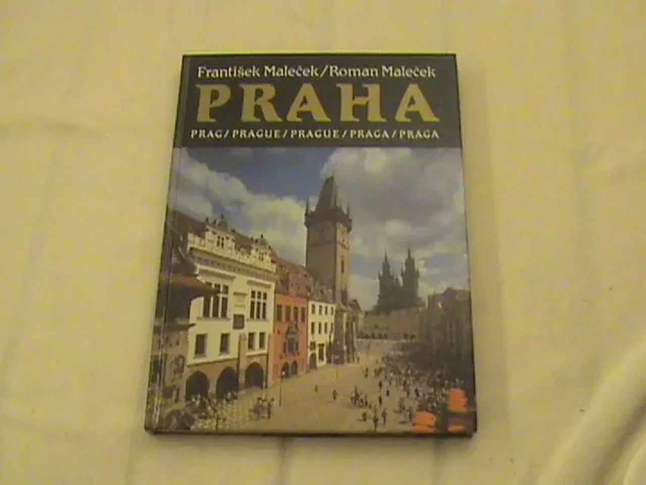 Billede 1 - Bog om Prag