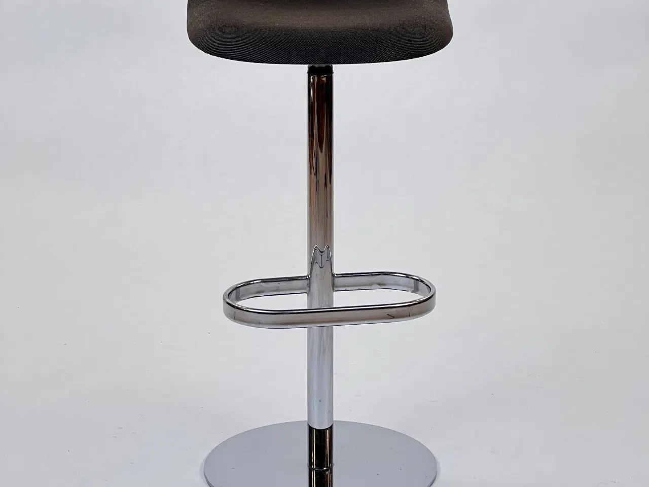 Billede 2 - GUBI | 3D Bar Stool - Swivel Base - Polstret