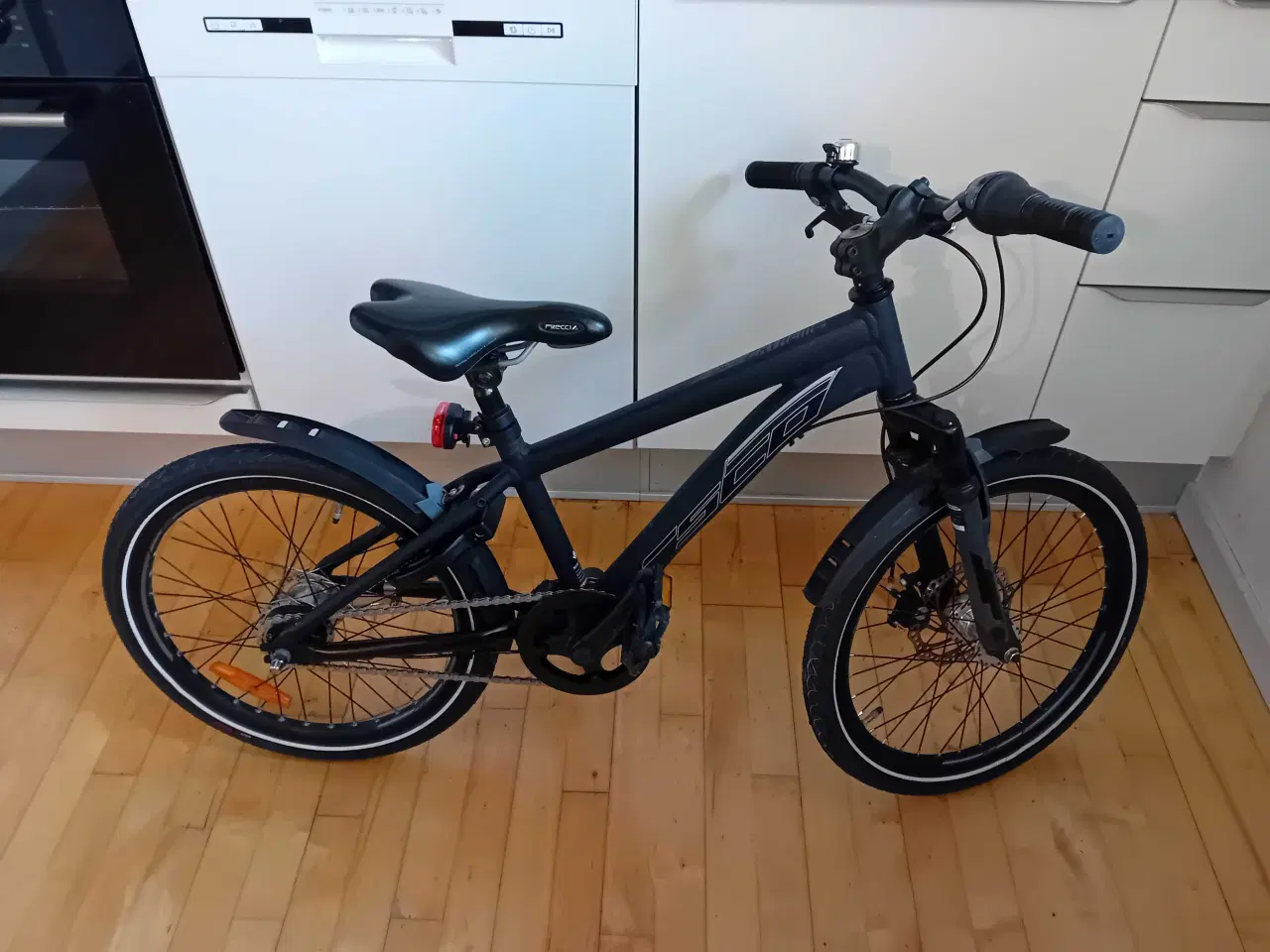 Billede 1 - Rigtig fed drengecykel til salg.
