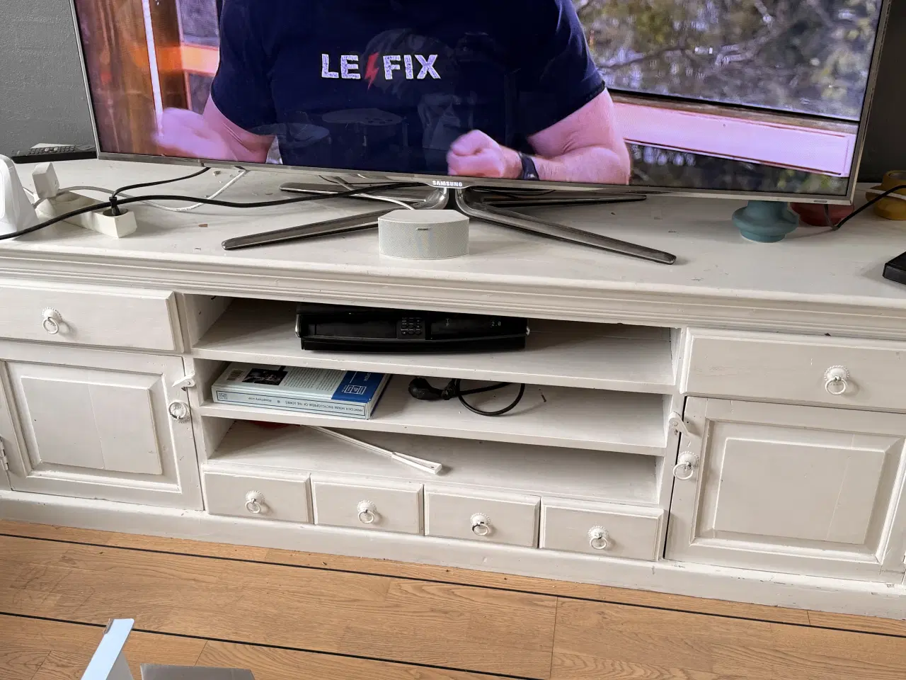 Billede 2 - TV bord / Skænk