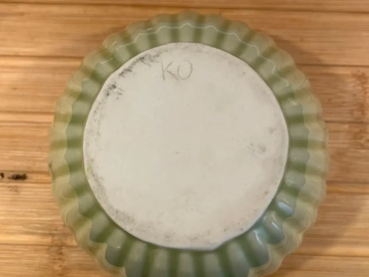 Billede 3 - Smuk håndlavet og signeret keramikskål støvet grøn