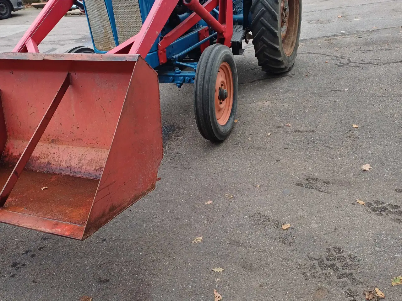 Billede 3 - Traktor med frontlæsser 