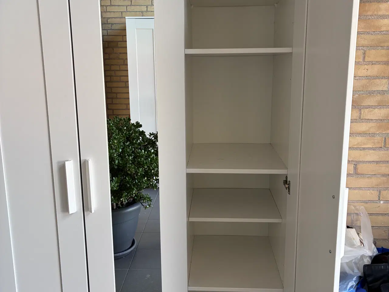 Billede 1 - Ikea skab