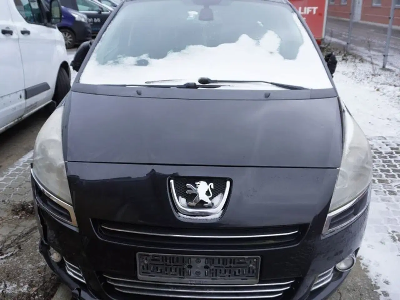 Billede 2 - Varebil PEUGEOT 5008 1.6 HDI 112HK ESG (Momsfri)