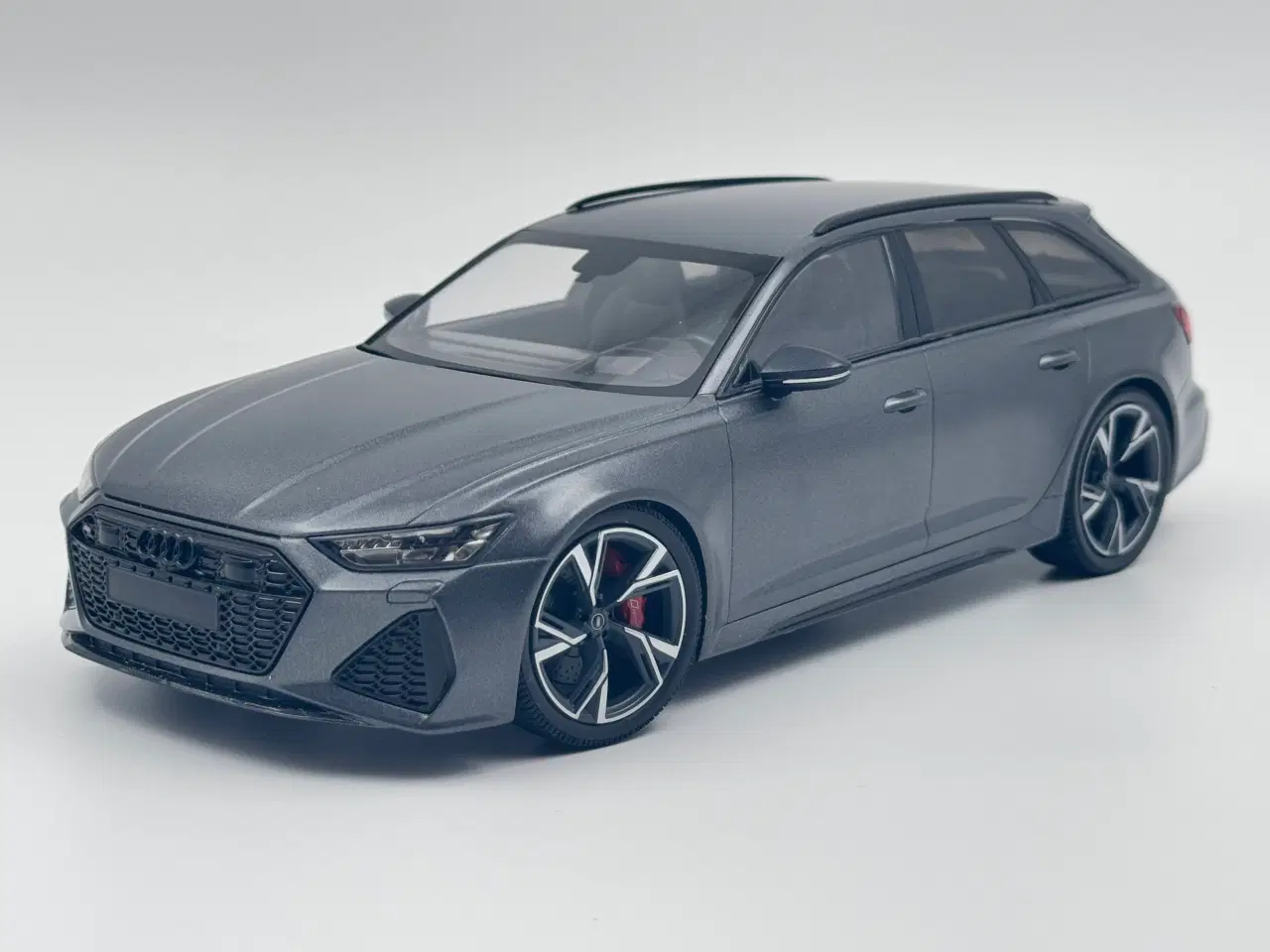 Billede 3 - 2021 Audi RS6 Avant MINICHAMPS - 1:18